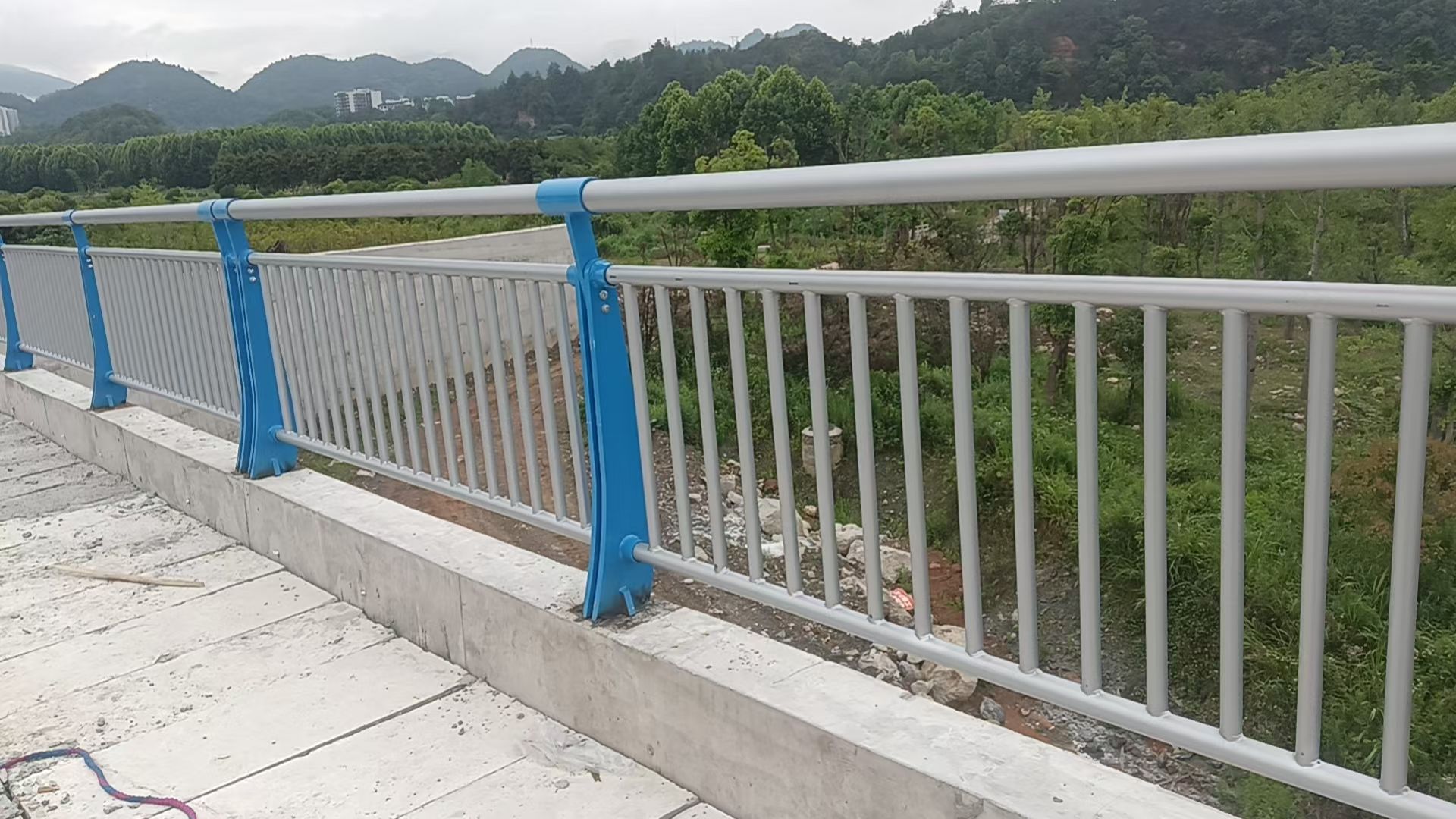 荆门市不锈钢栏杆不锈钢桥梁护栏 - 价格